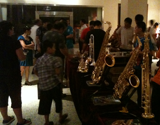 “J9九游会之夜”萨克斯管音乐会暨CUSTOM-VIP俱乐部活动在烟台成功举办
